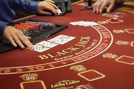 Dasbor beranda slot 2d menampilkan sepak bola, permainan slot, dan menu dealer langsung
